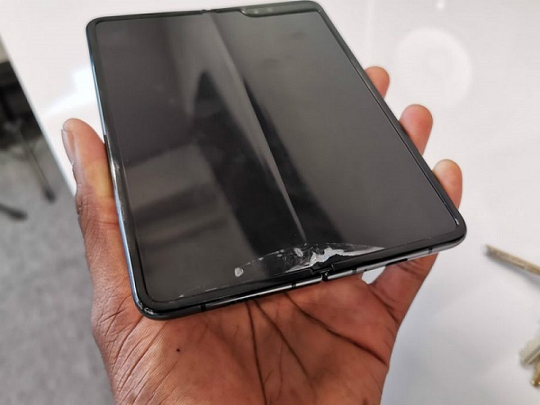 iPhone man hinh gap: Co “xit” nhu Samsung Fold?-Hinh-8