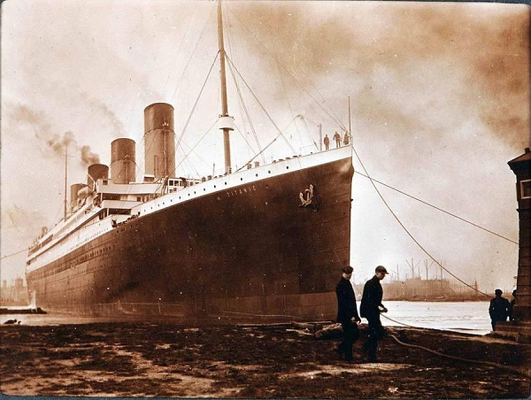 Hinh anh thuc te giai ma cau hoi: Titanic co trang le nhu loi don?
