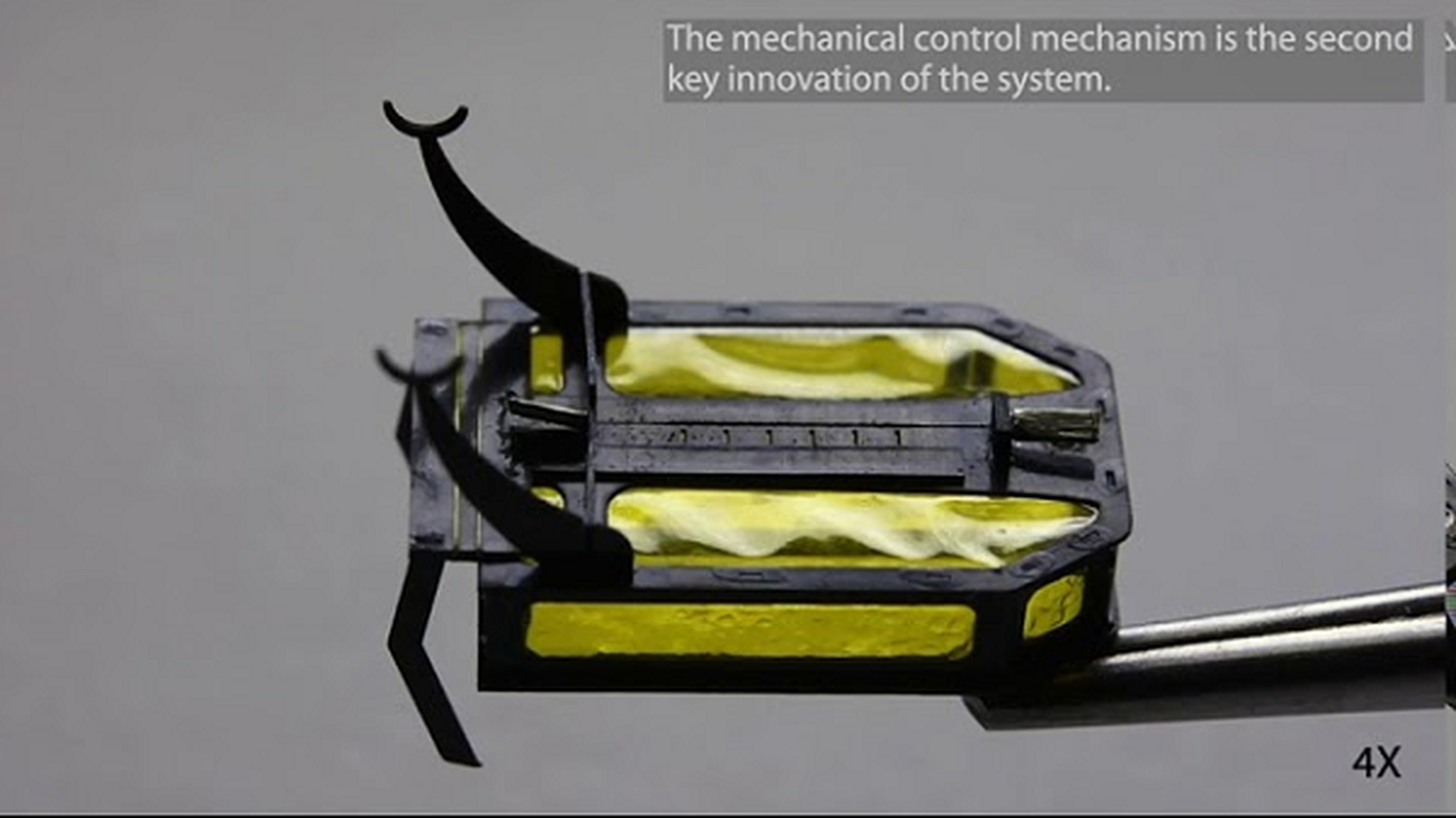 Kinh ngac robot “tu” 10 giot ruou se... cay viec ca tieng dong ho-Hinh-3