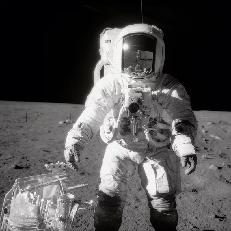 Chan dong hinh anh UFO xuat hien trong nhiem vu Apollo 7 cua NASA-Hinh-7