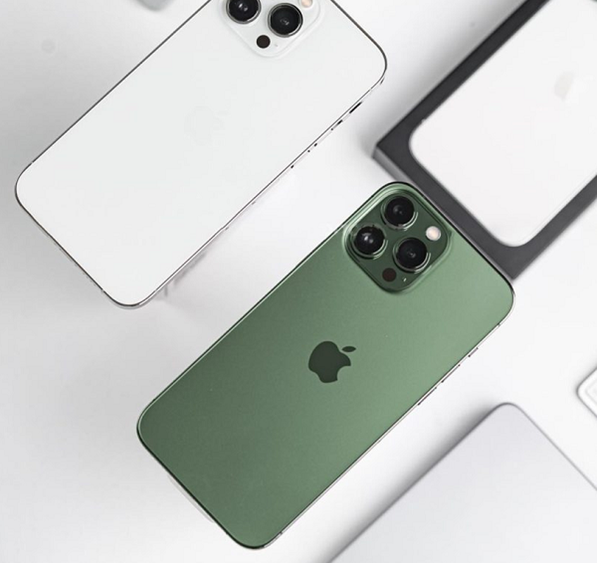 Anh thuc te iPhone 13 mau Alpine Green khien iFan khong the roi mat-Hinh-9