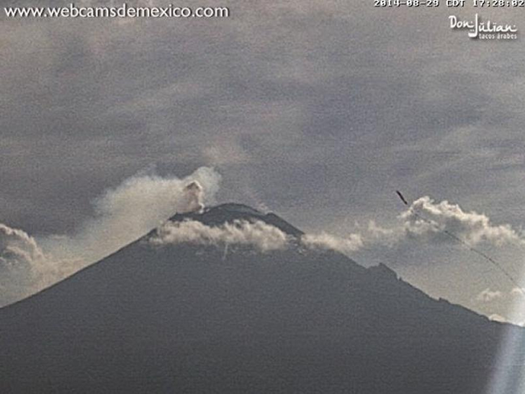 Vat the la lao thang ra tu mieng nui lua Mexico: Nghi la UFO?-Hinh-9