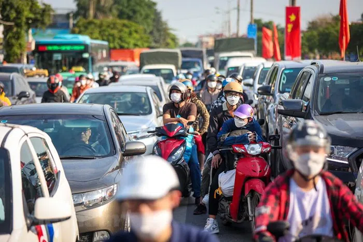 Nguoi dan un un tro lai Ha Noi ngay cuoi cung ky nghi le 30/4-Hinh-11