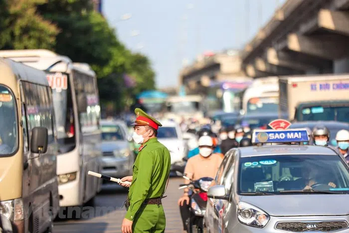 Nguoi dan un un tro lai Ha Noi ngay cuoi cung ky nghi le 30/4-Hinh-8