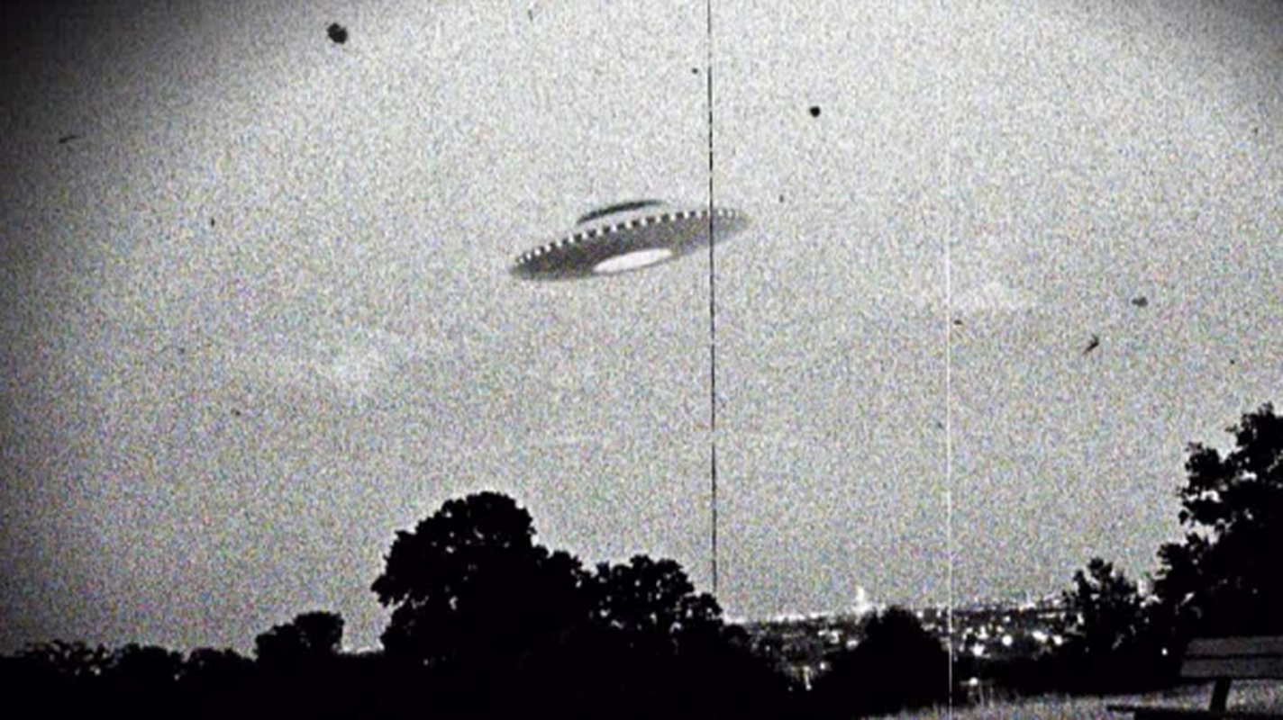 Nong: Anh sang la nghi UFO bay lo lung tren bau troi gan San Diego-Hinh-11