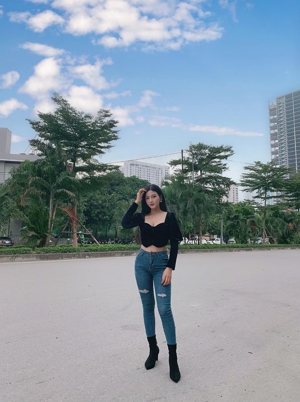 Ngoai doi trai nguoc hoan toan cua hotgirl chuyen dong vai phan dien-Hinh-7