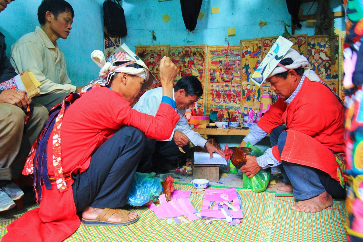 Doc dao le cap sac cua nguoi Dao Thanh Y o Quang Ninh-Hinh-4