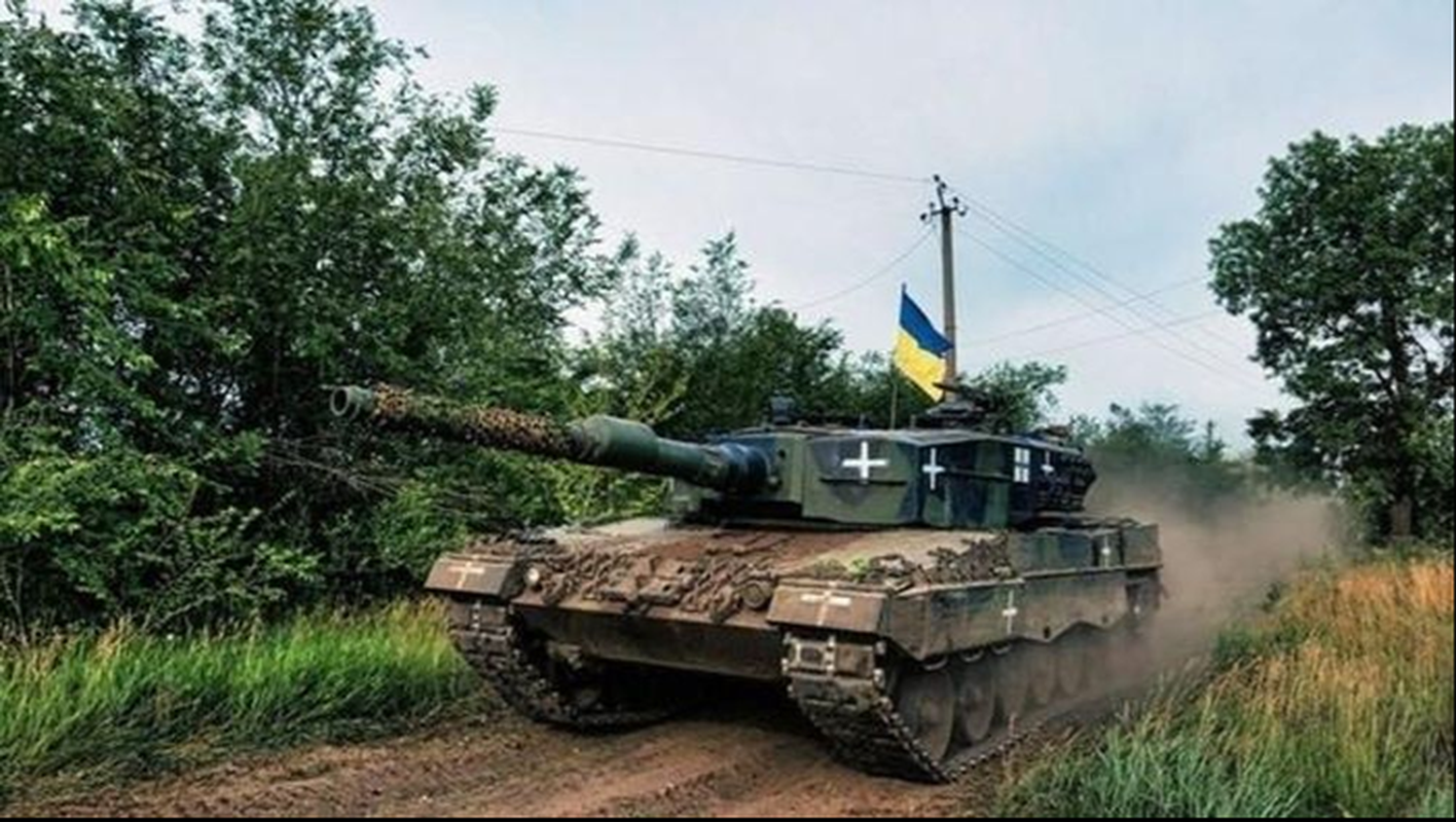 Ukraine chi con vai xe tang Leopard hoat dong do bi sua chua sai cach-Hinh-8