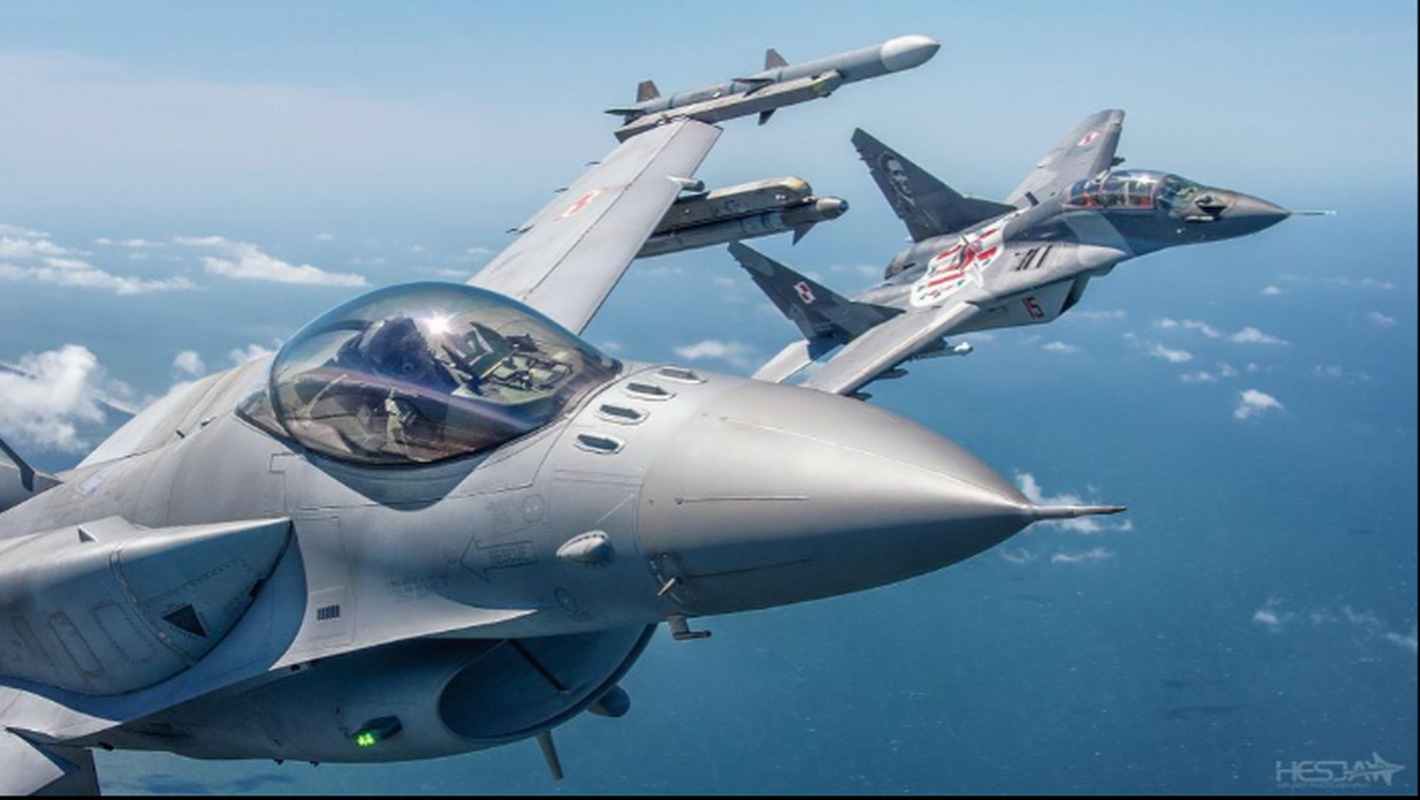 Sau to cao ten lua Nga bay lac, Ba Lan cap toc trien khai F-16-Hinh-12