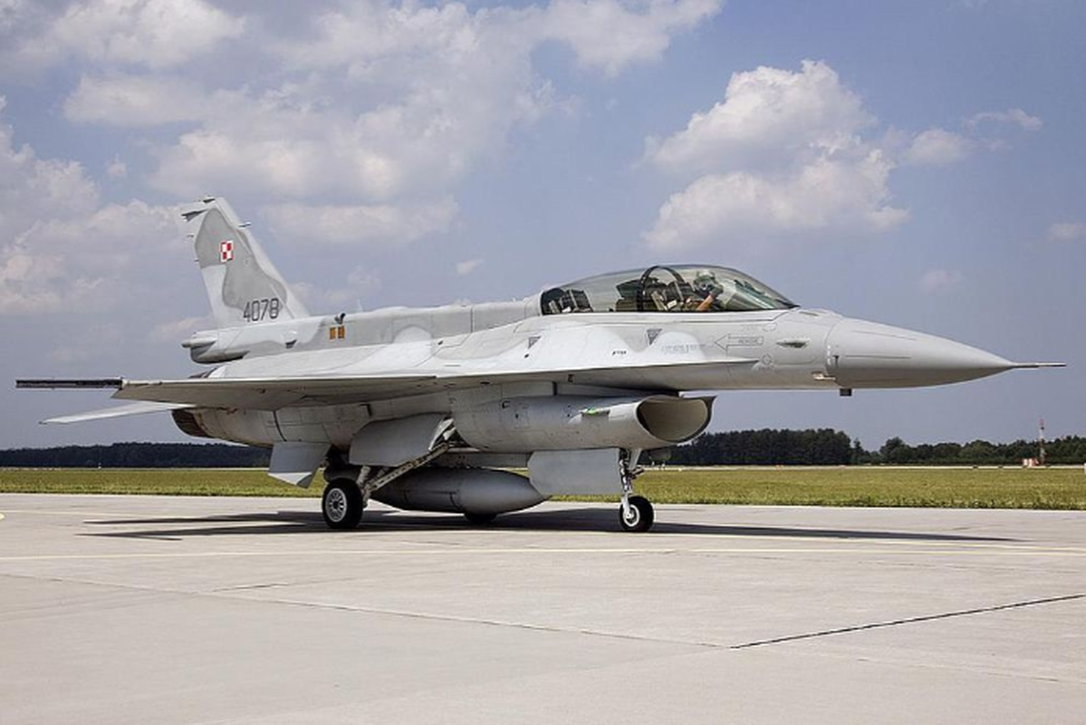 Sau to cao ten lua Nga bay lac, Ba Lan cap toc trien khai F-16-Hinh-13