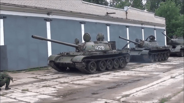 Nga bien T-54/55 thanh phao tu hanh khac che vu khi chong tang hien dai-Hinh-23