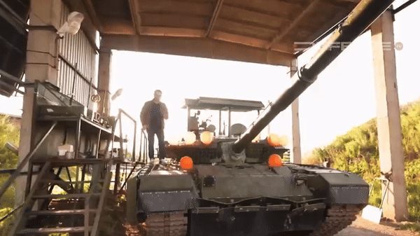 Nga tung xe tang T-80BVM Model 2023 vao tham chien o Ukraine-Hinh-15