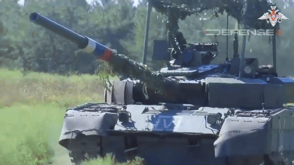 Nga tung xe tang T-80BVM Model 2023 vao tham chien o Ukraine-Hinh-20
