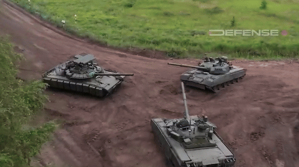 Nga tung xe tang T-80BVM Model 2023 vao tham chien o Ukraine-Hinh-8