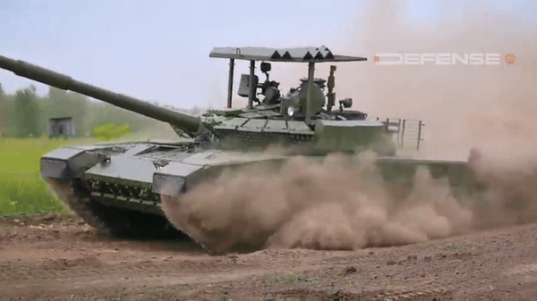 Nga tung xe tang T-80BVM Model 2023 vao tham chien o Ukraine