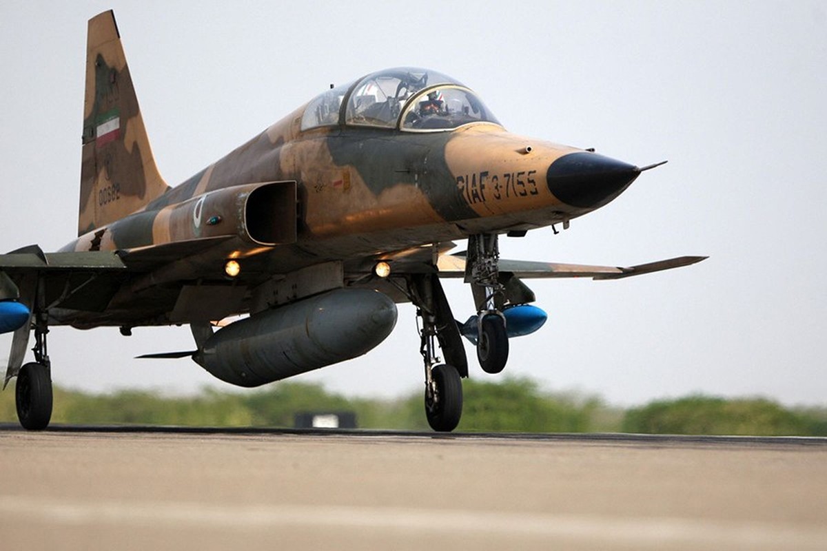View - 	Uy lực hổ bay F5 máy bay chiến đấu duy nhất của phiến quân Houthi