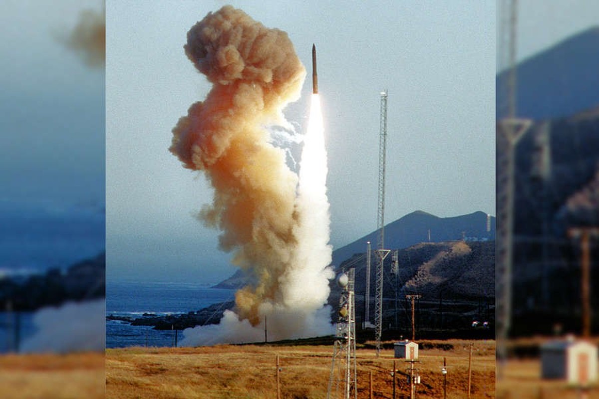 View - 	Tên lửa LGM 35A Sentinel có mức giá siêu đắt 162 triệu USD quả