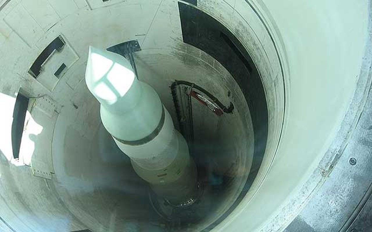 View - 	Tên lửa LGM 35A Sentinel có mức giá siêu đắt 162 triệu USD quả