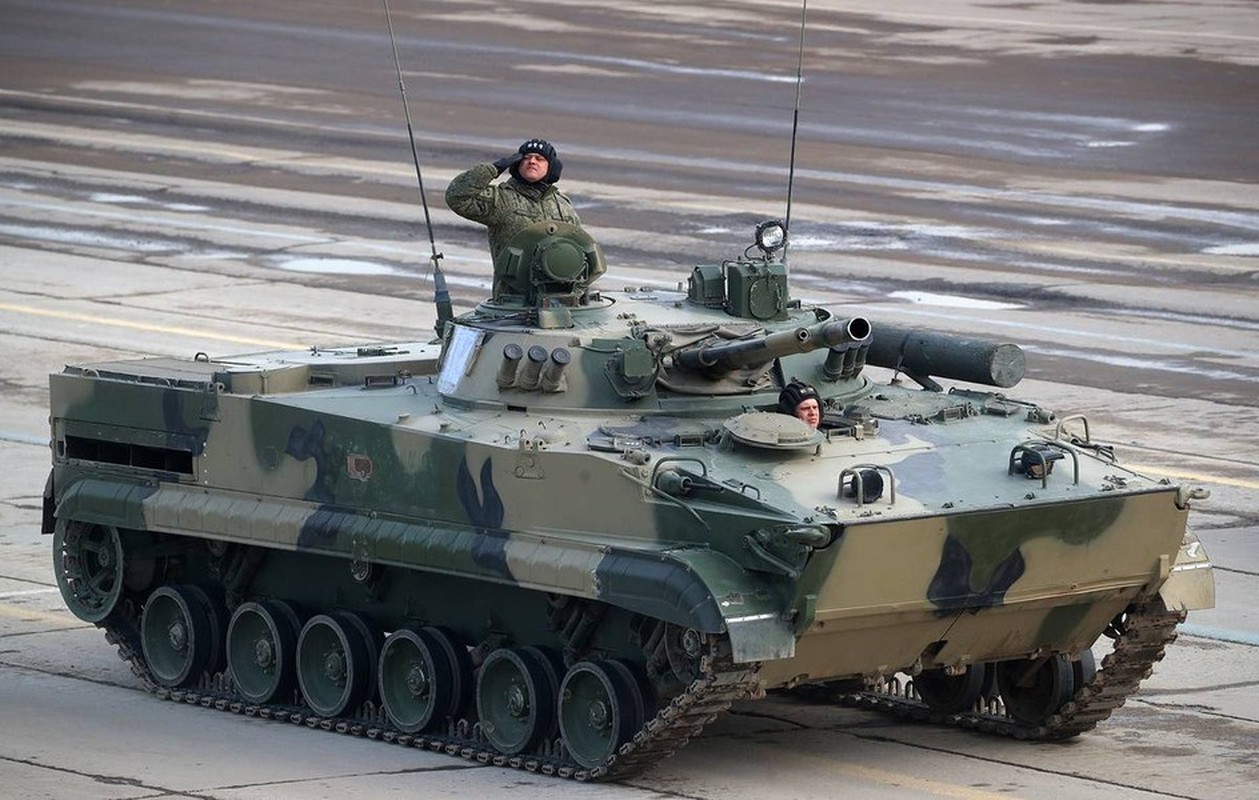 View - 	 Ukraine gọi BMP 3 là thiết giáp thảm họa Nga lại ca ngợi