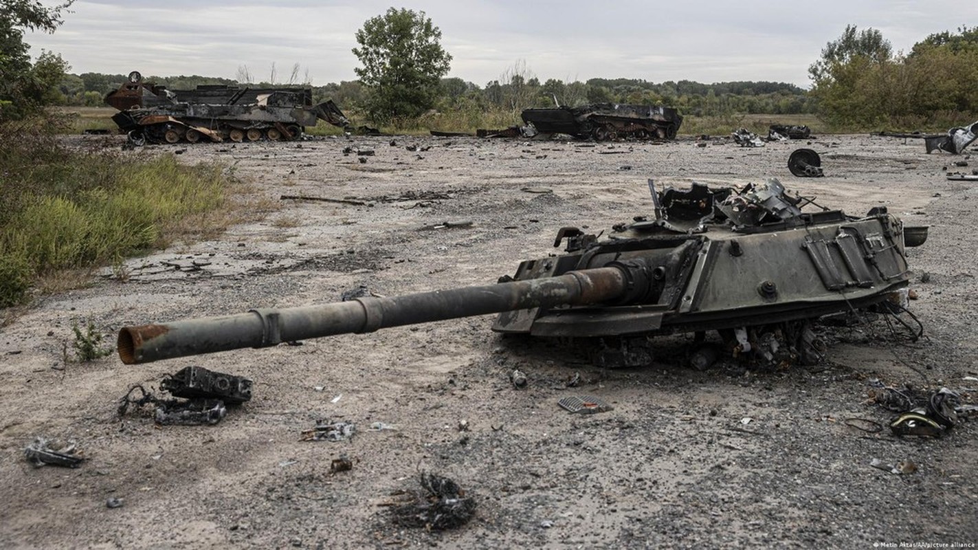 View - 	 Ukraine gọi BMP 3 là thiết giáp thảm họa Nga lại ca ngợi