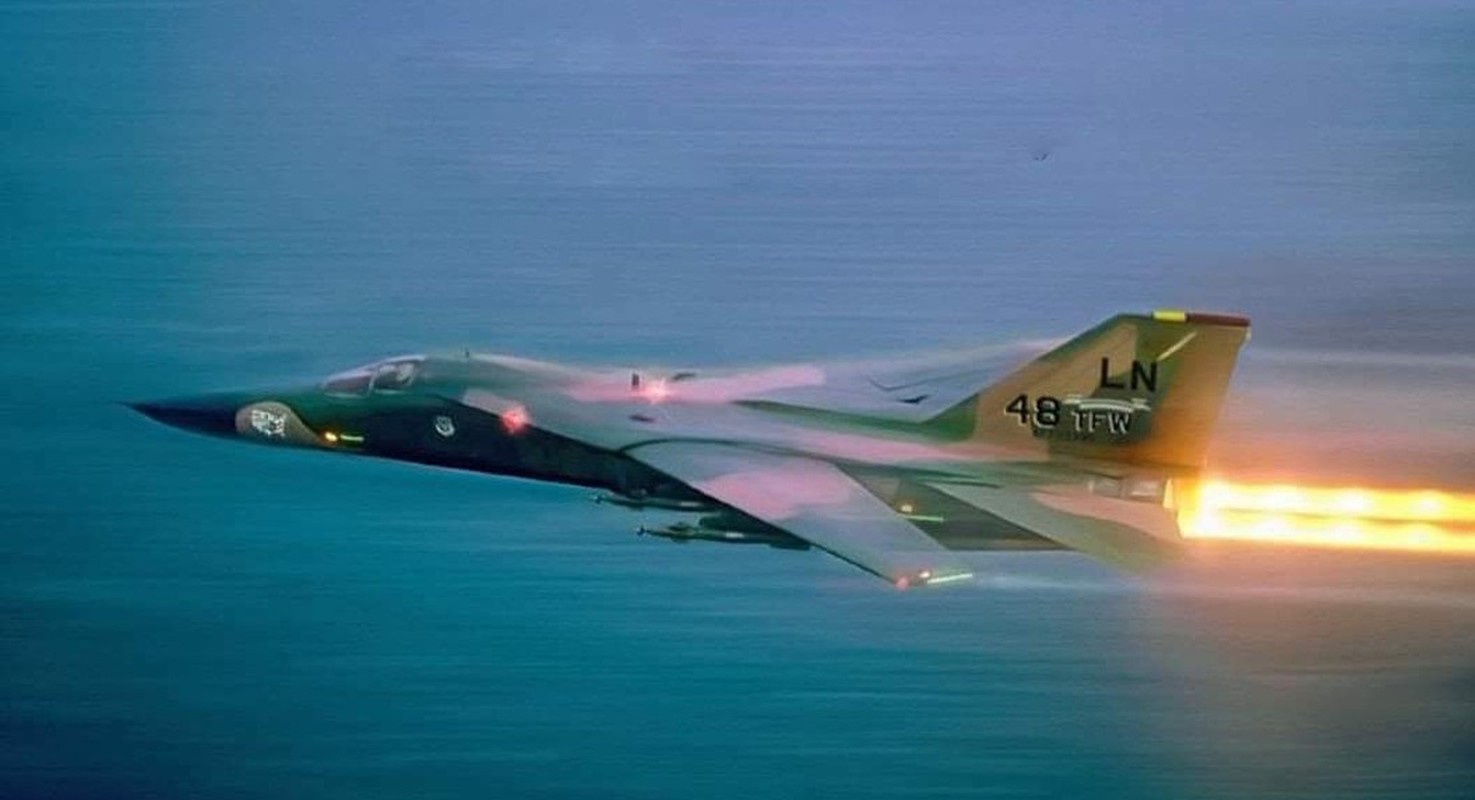 Soc voi hinh anh “manh thu nem bom” F-111 My bi chon vui o Uc-Hinh-34