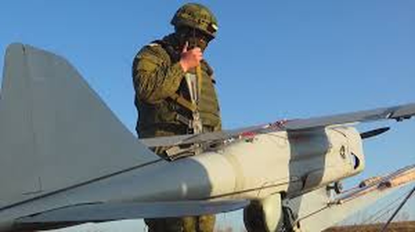 Ukraine can da tien cong cua Nga bang loat UAV moi-Hinh-12