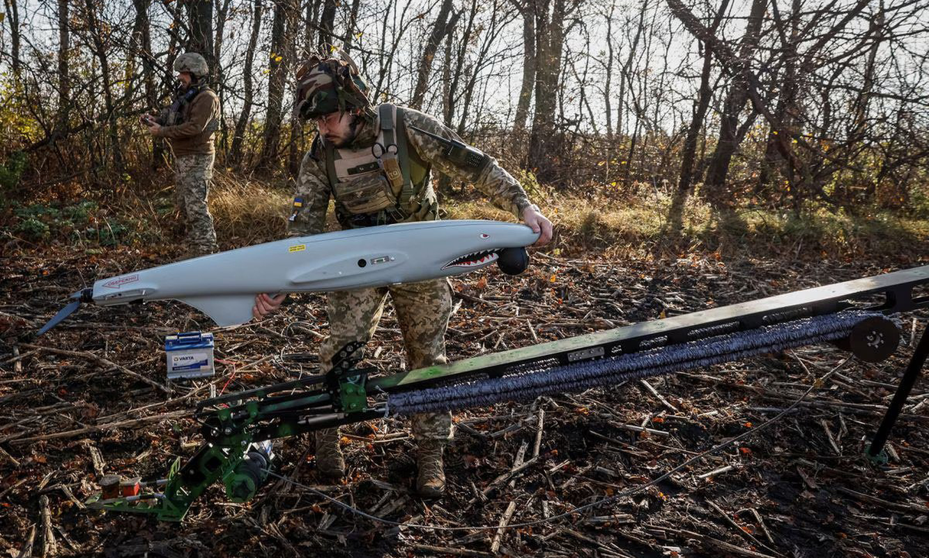 Ukraine can da tien cong cua Nga bang loat UAV moi-Hinh-13