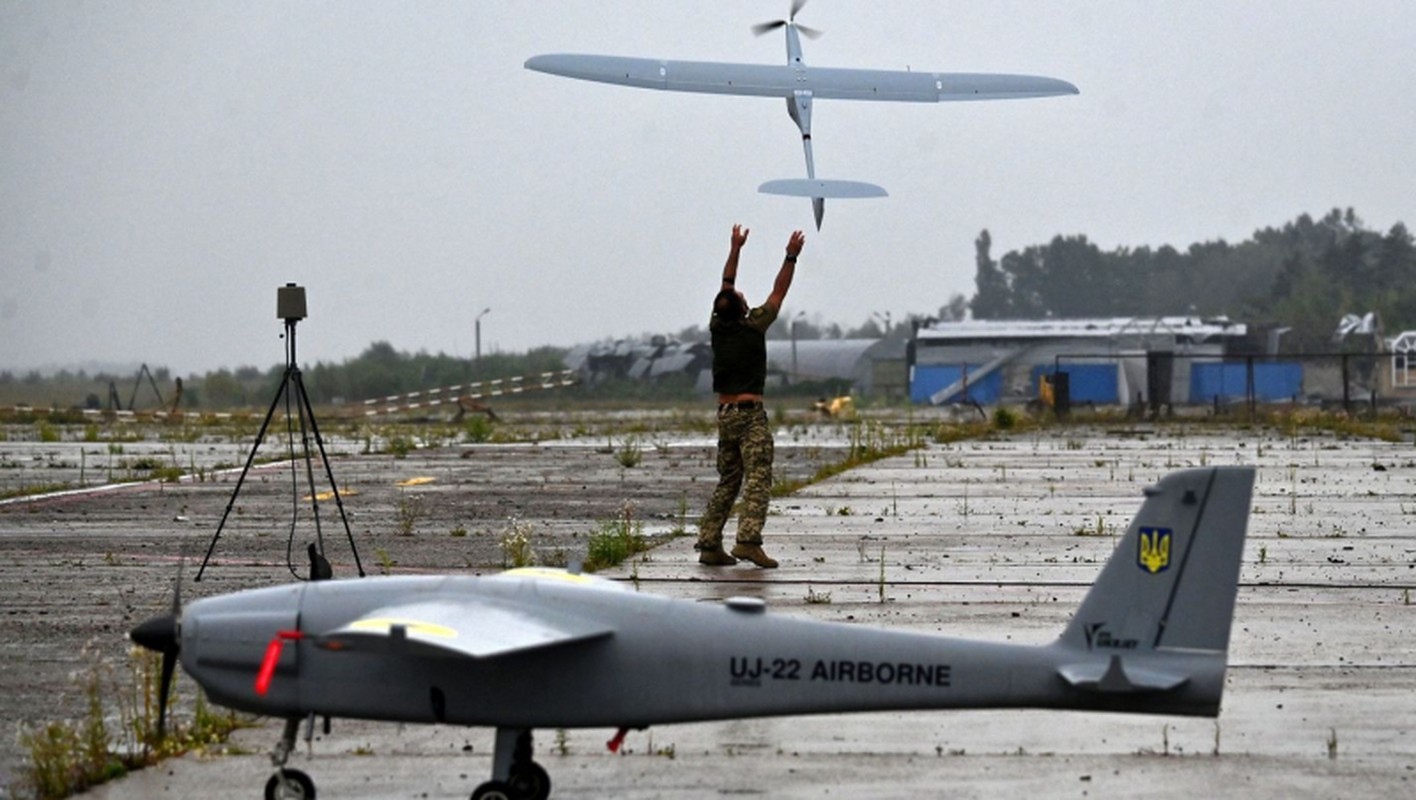 Ukraine can da tien cong cua Nga bang loat UAV moi-Hinh-10