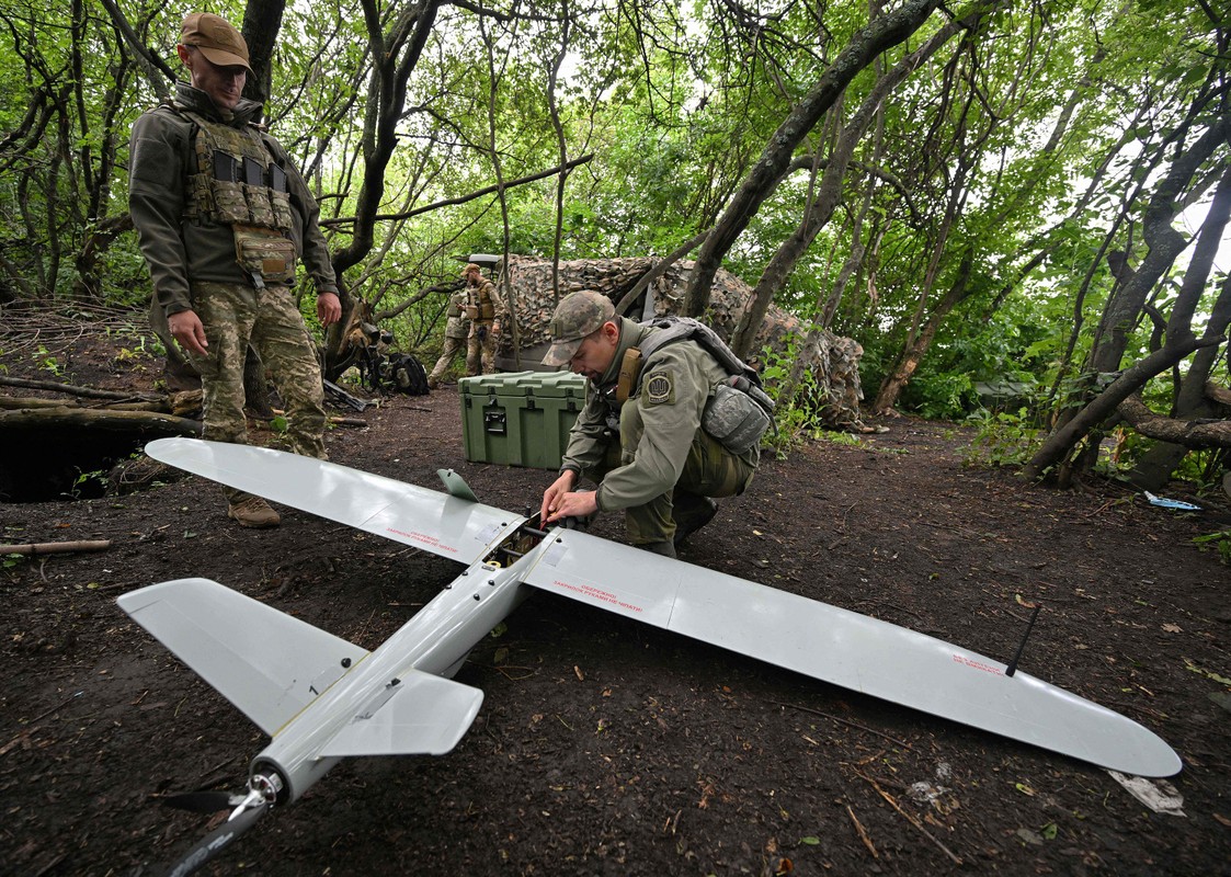 Ukraine can da tien cong cua Nga bang loat UAV moi-Hinh-7