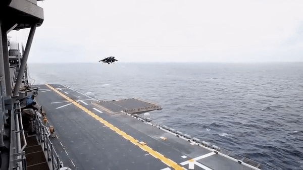 ​Xem chien dau co AV-8B Harrier II My danh chan 7 UAV tu sat Houthi-Hinh-12