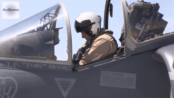 View - 	​Xem chiến đấu cơ AV8BHarrier II Mỹ đánh chặn 7 UAV tự sát Houthi