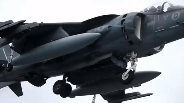 ​Xem chien dau co AV-8B Harrier II My danh chan 7 UAV tu sat Houthi-Hinh-18