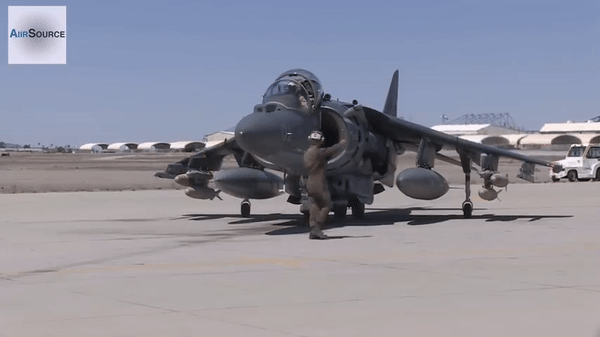 ​Xem chien dau co AV-8B Harrier II My danh chan 7 UAV tu sat Houthi-Hinh-7