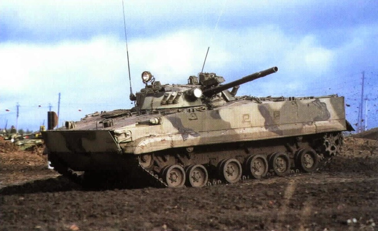 Dan cua xe chien dau bo binh BMP-3 de dang xuyen giap M2 Bradley-Hinh-11