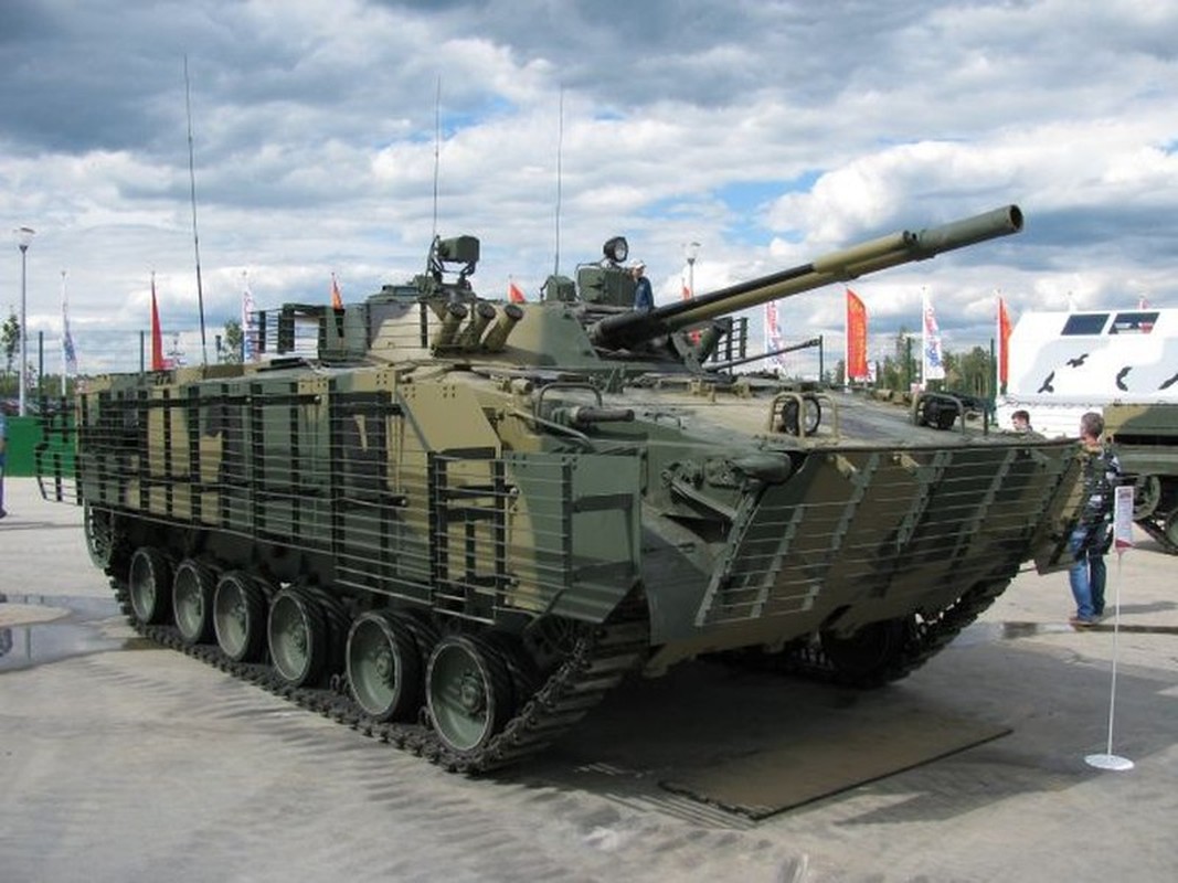 Dan cua xe chien dau bo binh BMP-3 de dang xuyen giap M2 Bradley-Hinh-2