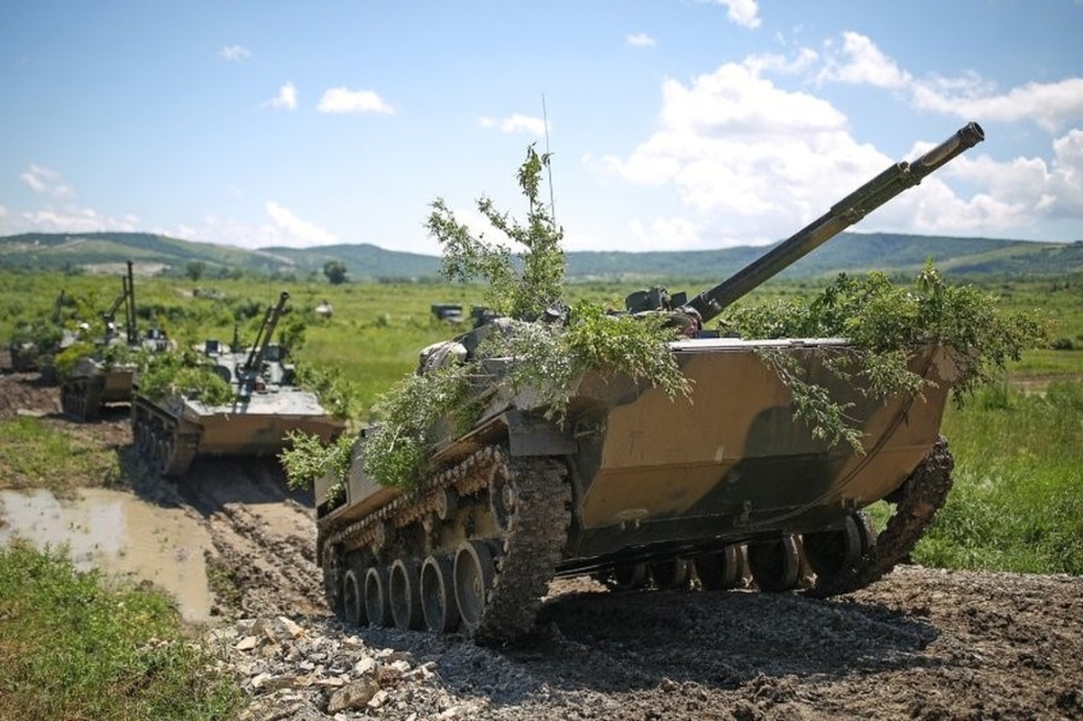 Dan cua xe chien dau bo binh BMP-3 de dang xuyen giap M2 Bradley-Hinh-9
