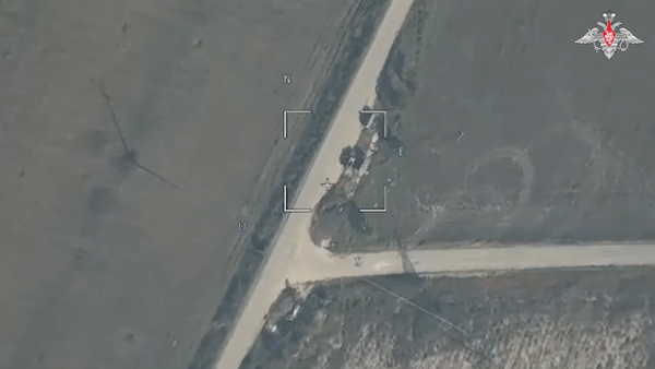 View - 	Xe chiến đấu bộ binh của Nga chống drone bằng lông nhím 