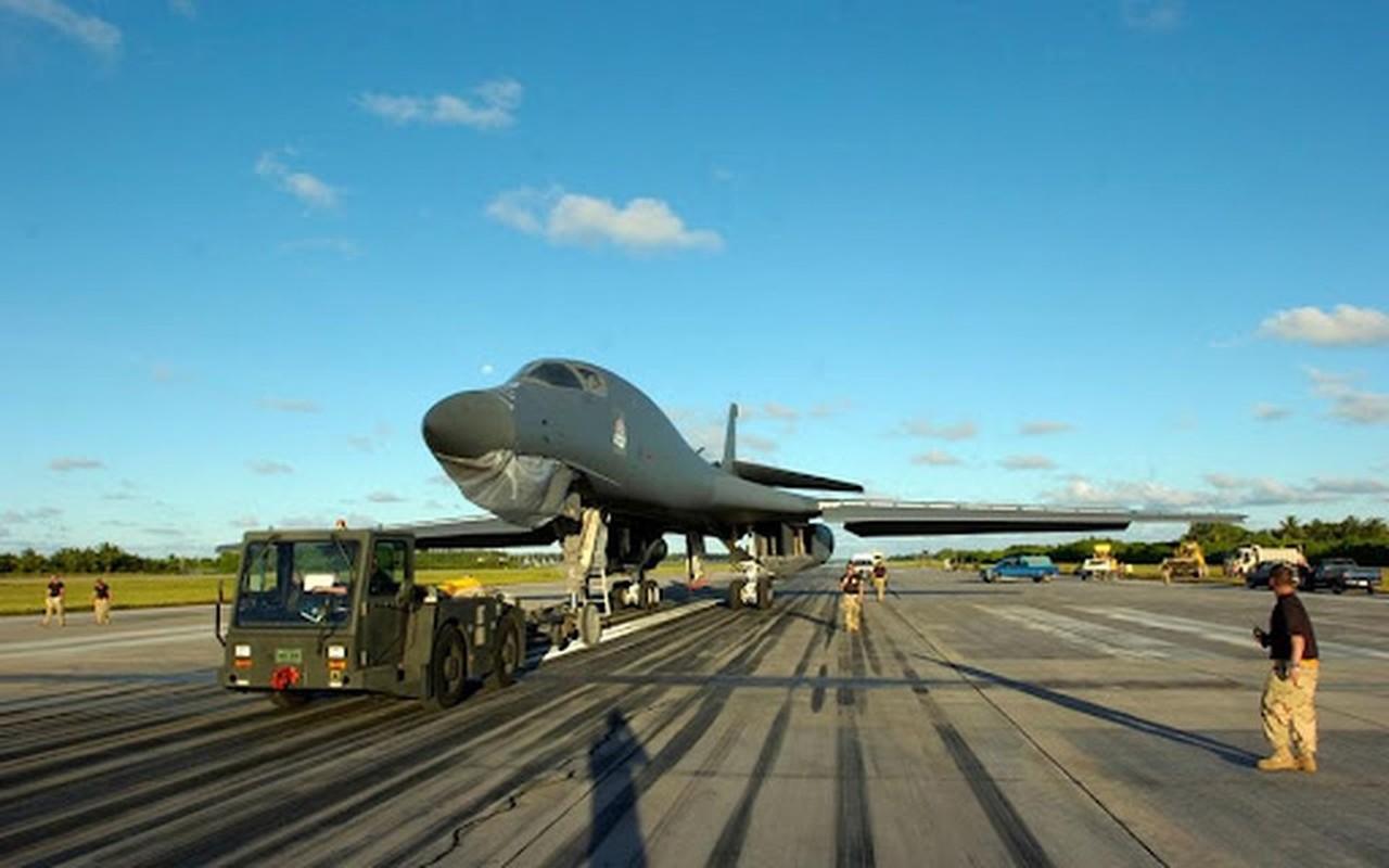 View - 	Oanh tạc cơ B-1B Lancer bất ngờ được tái ngũ từ nghĩa địa