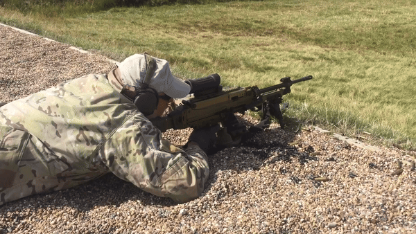 Uy luc sung may “luoi cua quet bo binh” MG5 Duc cap cho Ukraine-Hinh-6