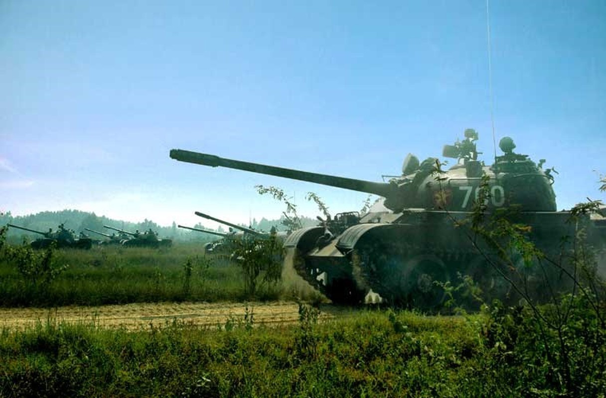 Suc manh xe tang T-54 am am tien vao Sai Gon ngay 30/4-Hinh-6