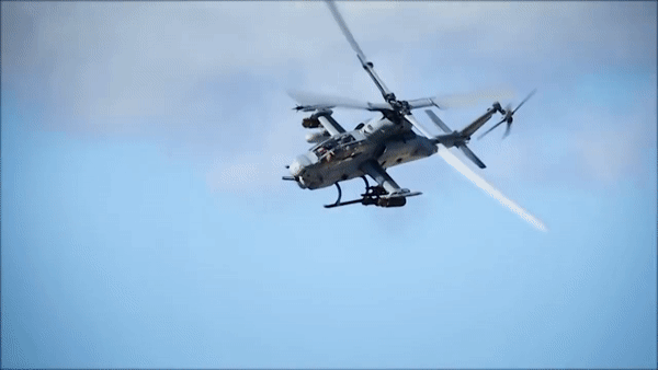 My phat trien “quai vat bau troi” AH-1Z Viper, con ac mong tren chien truong-Hinh-10