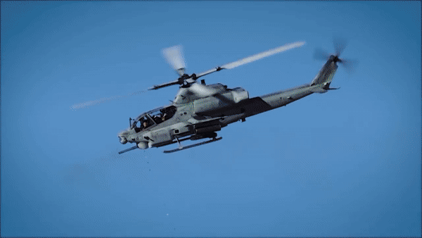 My phat trien “quai vat bau troi” AH-1Z Viper, con ac mong tren chien truong-Hinh-13