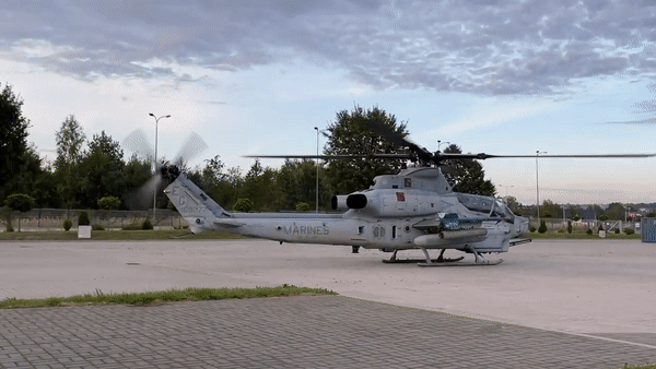 My phat trien “quai vat bau troi” AH-1Z Viper, con ac mong tren chien truong-Hinh-5