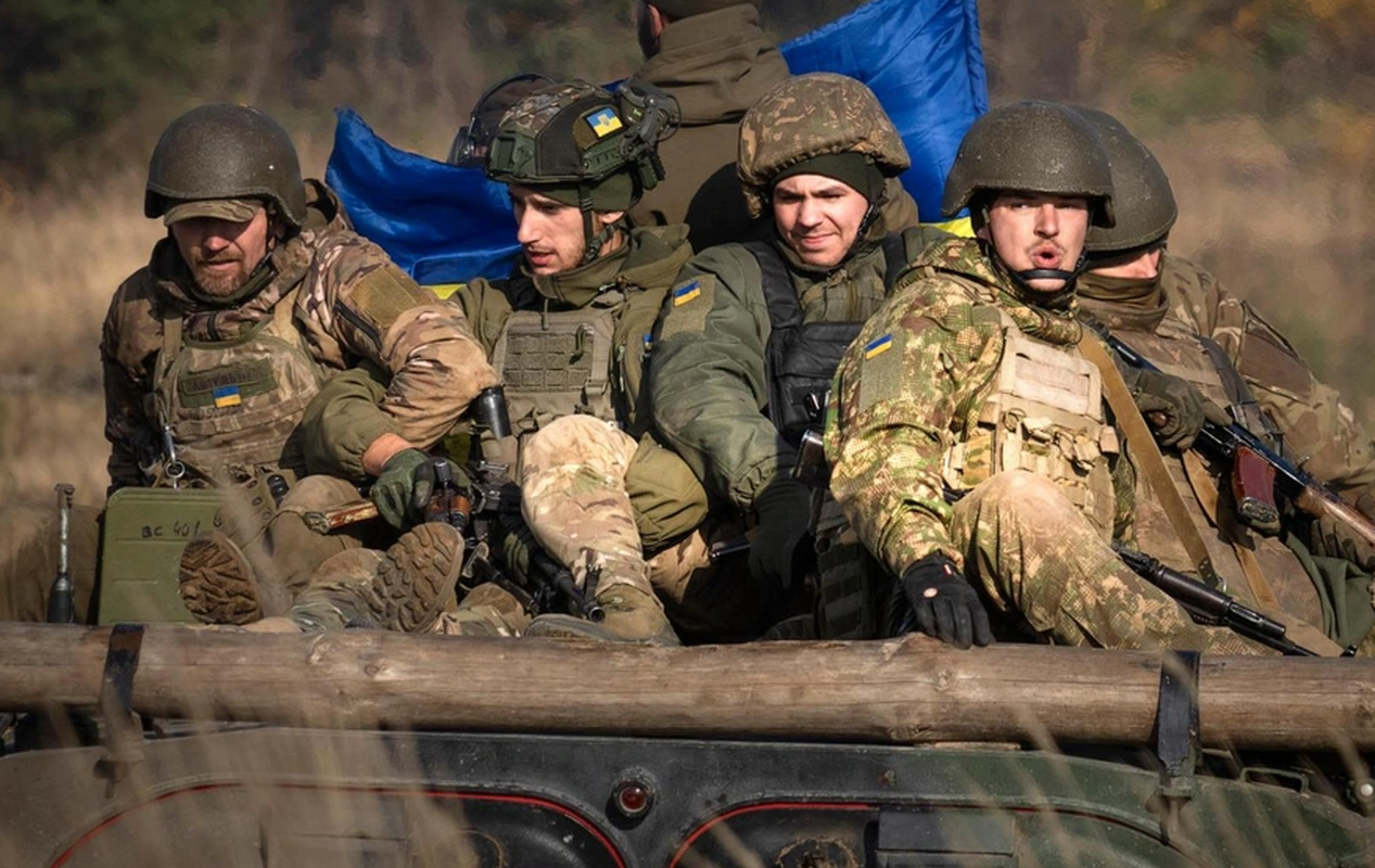 Ukraine “oan minh” chong do cac don tan cong cua quan Nga