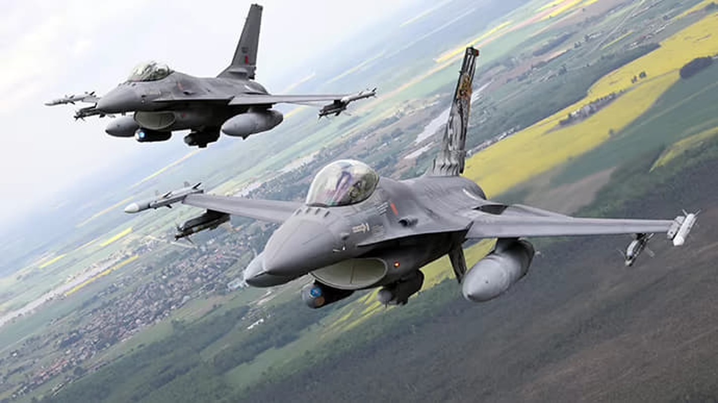 Hon 100 may bay chien dau F-16 co giup Ukraine thay doi cuoc choi?-Hinh-6