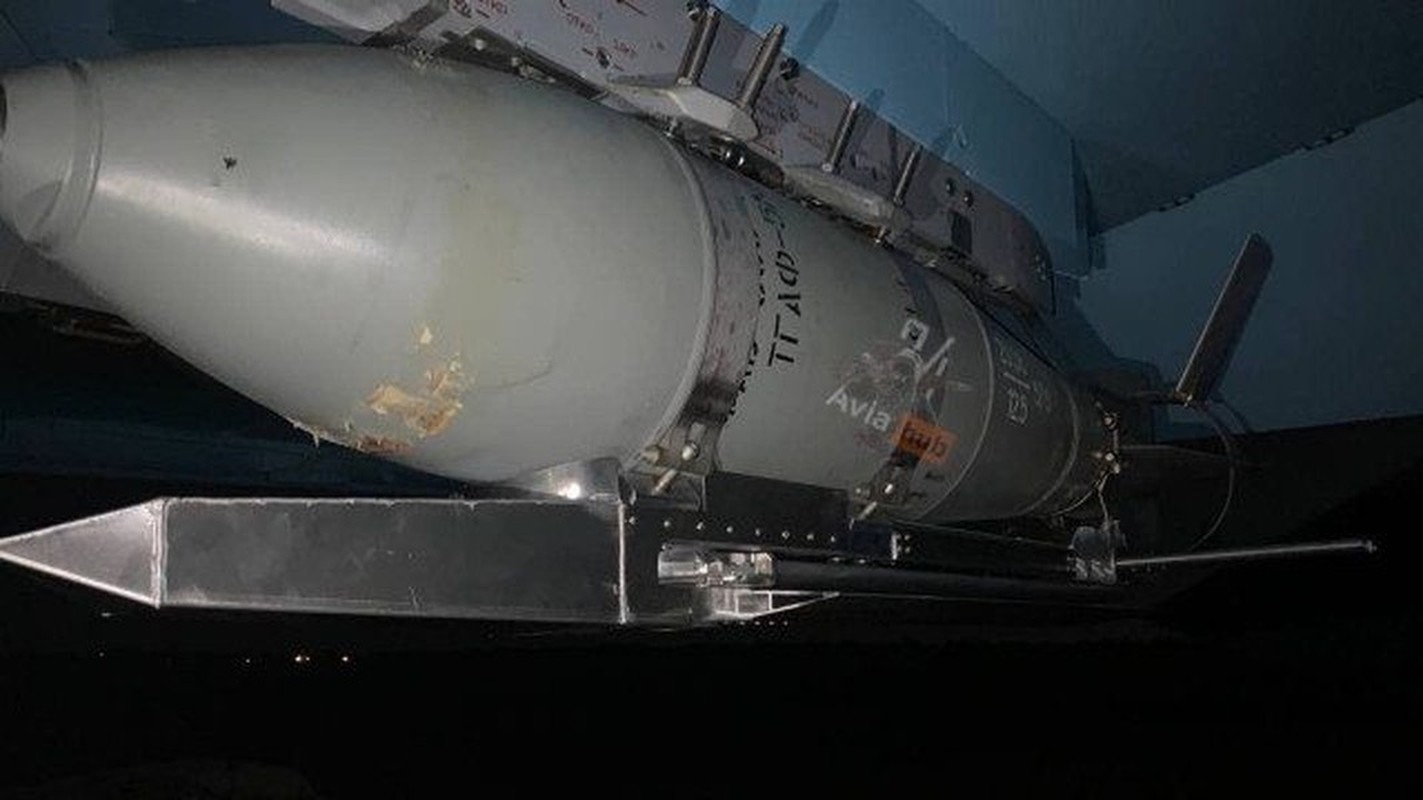View - 	Siêu bom FAB-3000 của Nga trang bị bộ cánh lượn sắp tham chiến