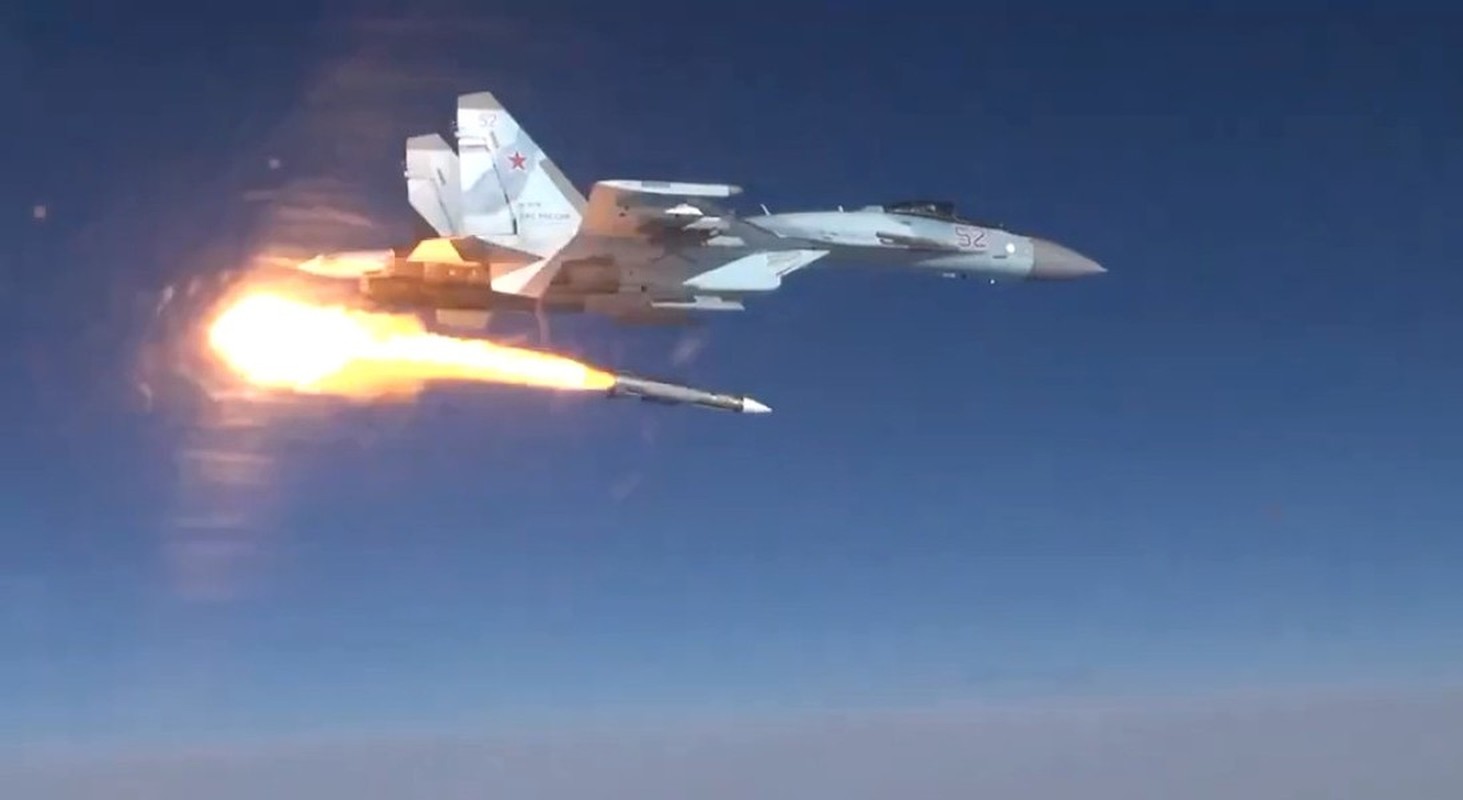 View - 	Su30SM2 Nga lắp sẵn tên lửa R37M, sẵn sàng đón đợi F16