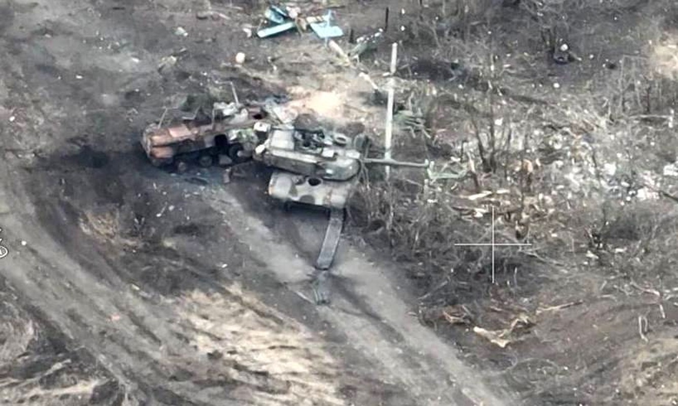 View - 	Chiến trường Ukraine nơi chôn vùi các tượng đài xe tăng thế giới