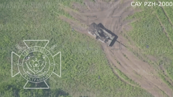 View - 	UAV Lancet tập kích pháo tự hành 'mạnh nhất thế giới' PzH 2000