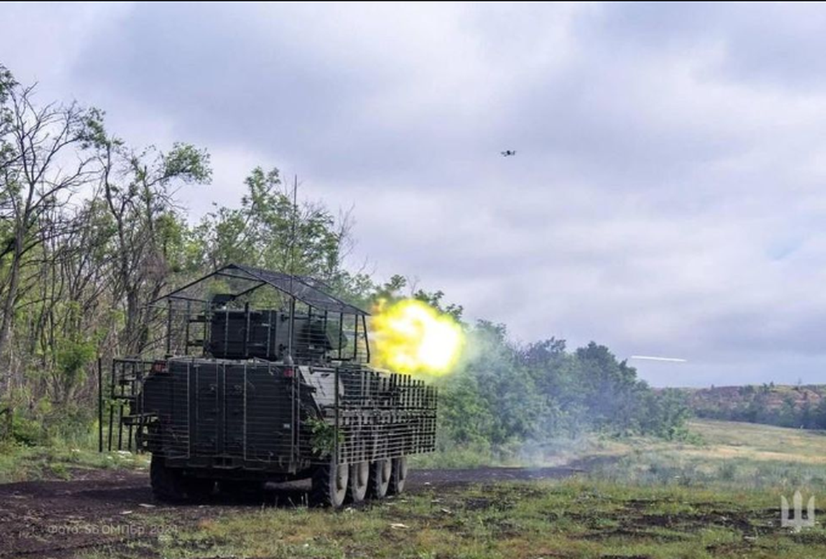 Lo dien “thiet giap sat thu” BTR-4E cua Ukraine co suc manh vuot troi-Hinh-2